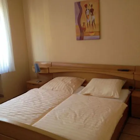 Im Bruehler Hof 2* Brühl