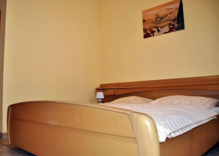 Im Bruehler Hof 2* Brühl